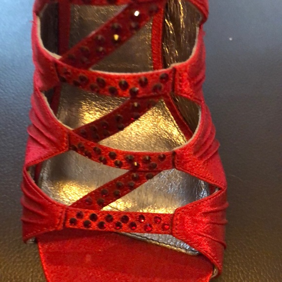 Heels - Picture 5 of 6